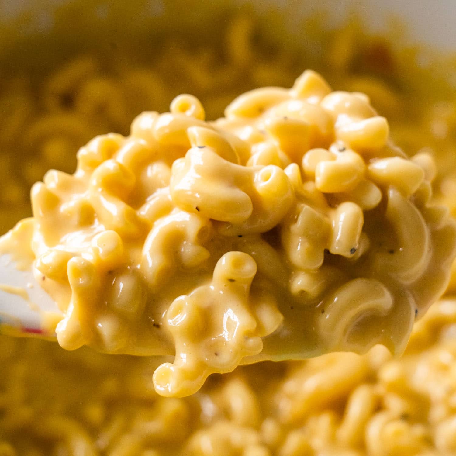 Slow Cooker Mac & Cheese with Velveeta: Get That Velvety Smooth Sauce